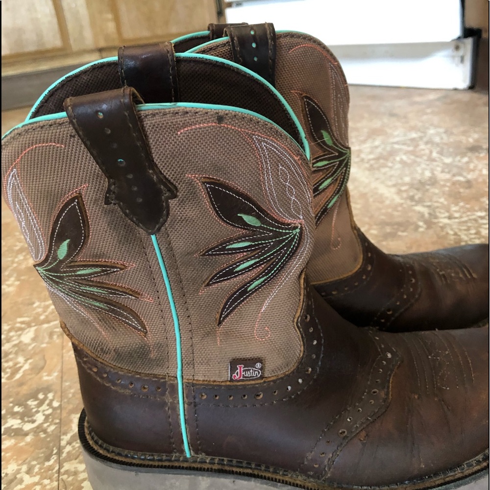 Ladies Justin boots size 7.5
